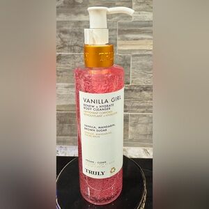 TRULY Vanilla Girl Renew + Hydrate Body Cleanser RARE